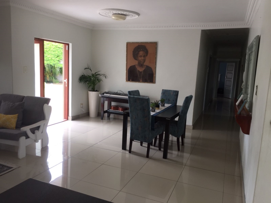 To Let 4 Bedroom Property for Rent in Beacon Bay Eastern Cape